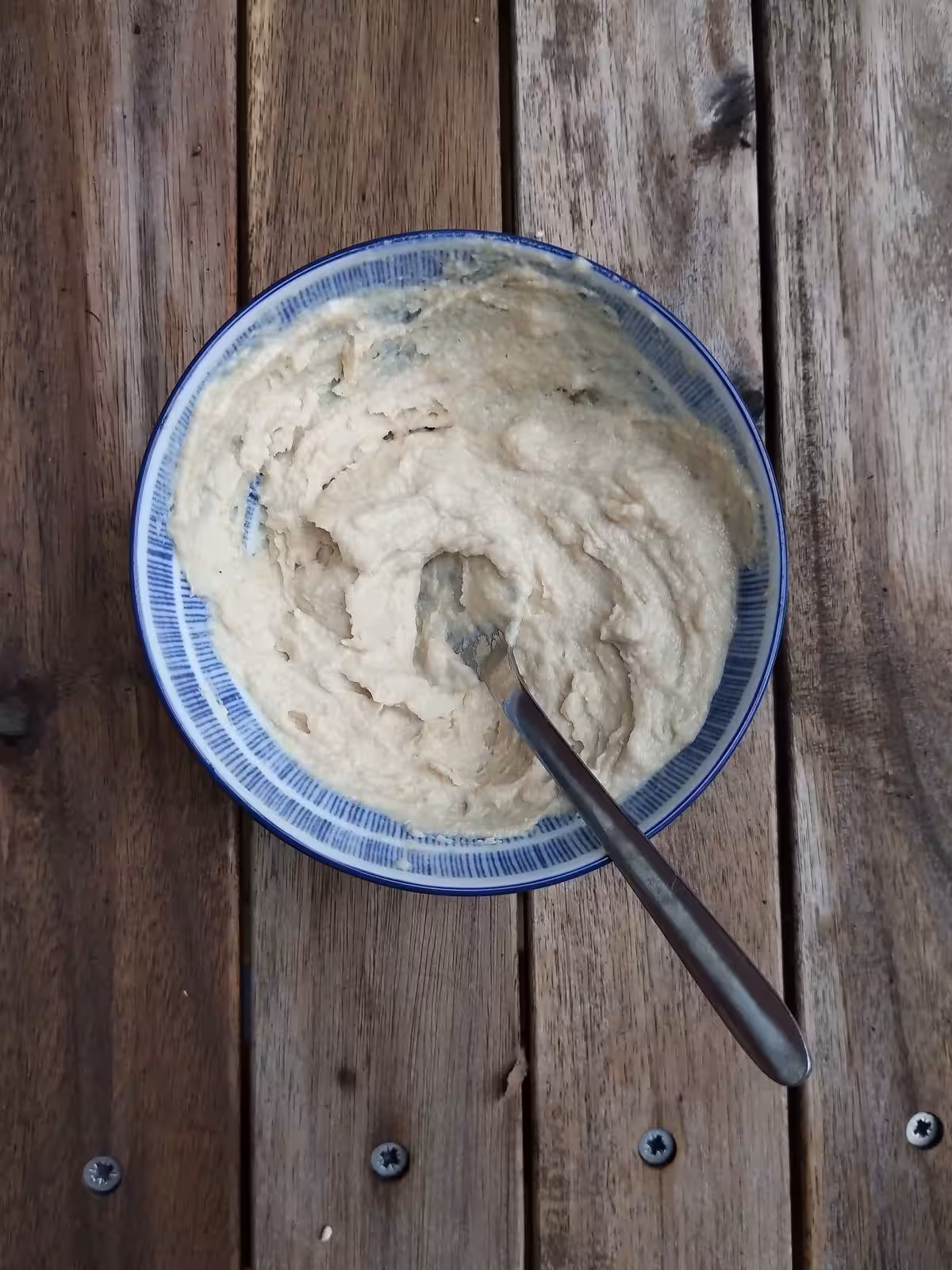 Mix of tahini, lime and garlic